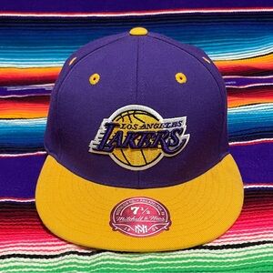 Mitchell & Ness LA Lakers purple and gold fitted hat 7 1/2 in 60 cm FAIR
